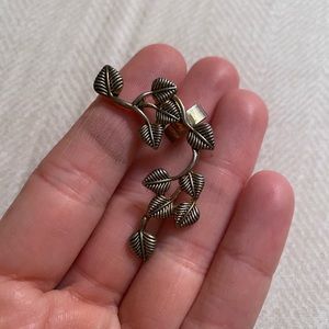 Leaf ear cuff